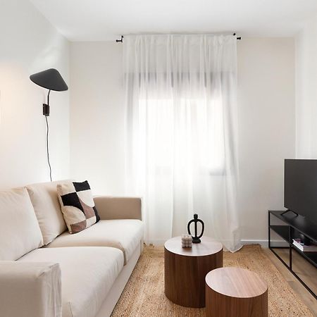 Urban Chill Apartments By Olala Homes Оспиталет де Лобрегат Екстериор снимка