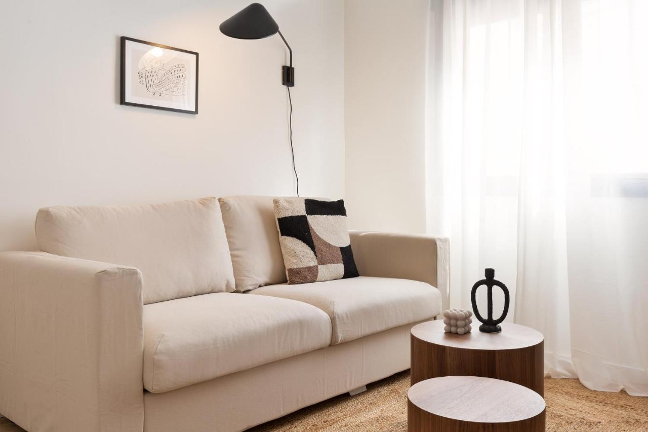 Urban Chill Apartments By Olala Homes Оспиталет де Лобрегат Екстериор снимка