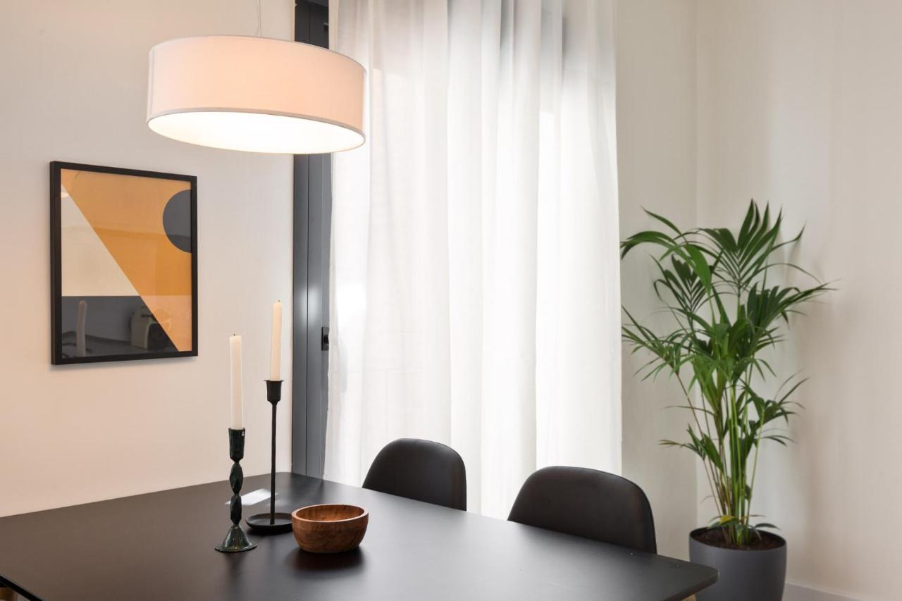 Urban Chill Apartments By Olala Homes Оспиталет де Лобрегат Екстериор снимка